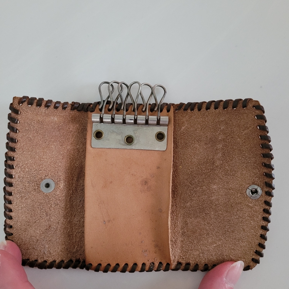 Key Wallet Vintage (Est60s / 70s) Tooled Leather Built In Key Hooks Snap Closure - Picture 11 of 16